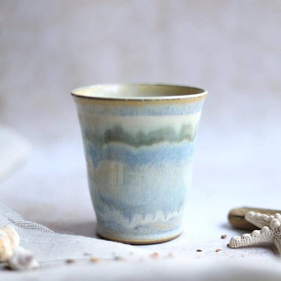 keramikbecher-beige-blau-gruen